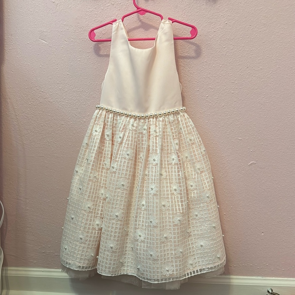 Beautiful light pink party dress with pearl flowers size 6X-7 girls